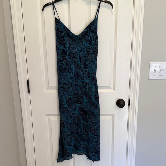 Express Teal and Navy Blue Leaf Midi Dress size 3/4 - Picture 1 of 9